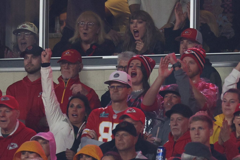 Donna Kelce and Taylor swift watch the game together on November 4, 2024.