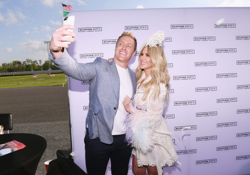 Kroy Biermann and Kim Zolciak together snapping a selfie in 2017.