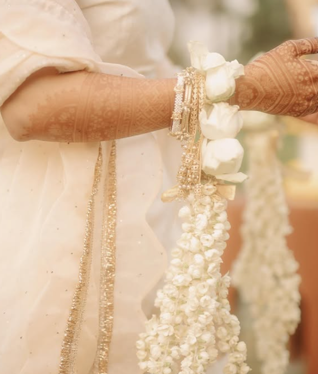 Prajakta Koli Haldi: She wears Floral accessories