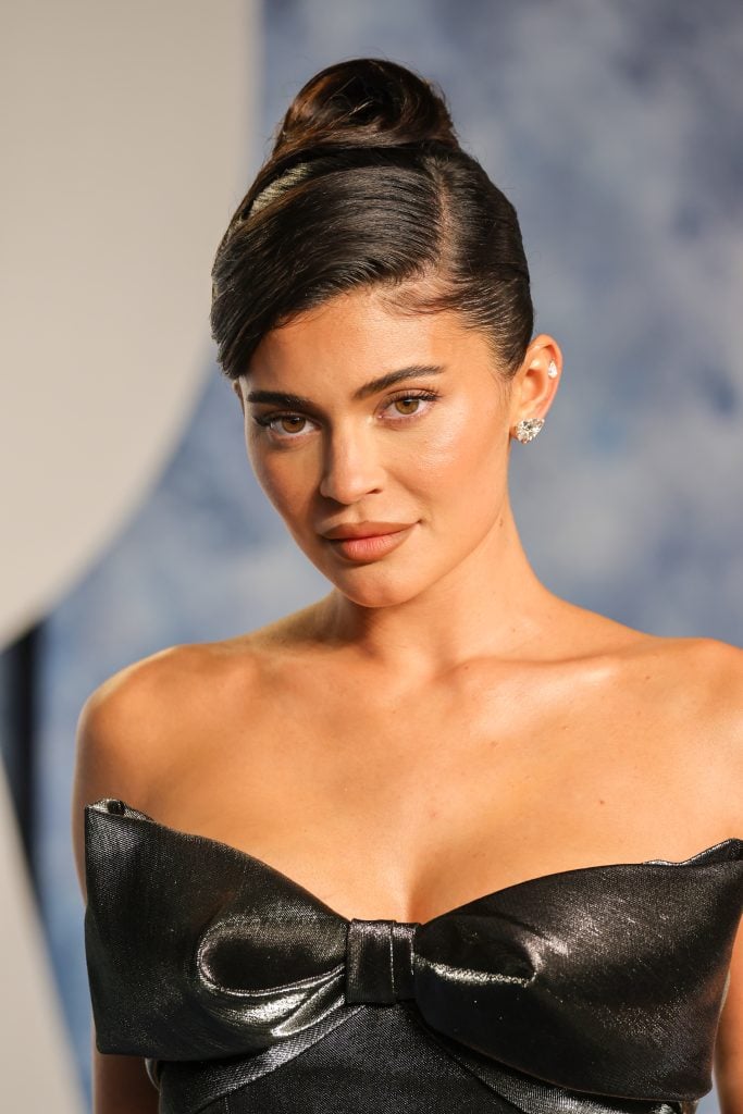 Kylie Jenner attends the 2023 Vanity Fair Oscar Party Hosted By Radhika Jones at Wallis Annenberg Center for the Performing Arts on March 12, 2023 in Beverly Hills, California.