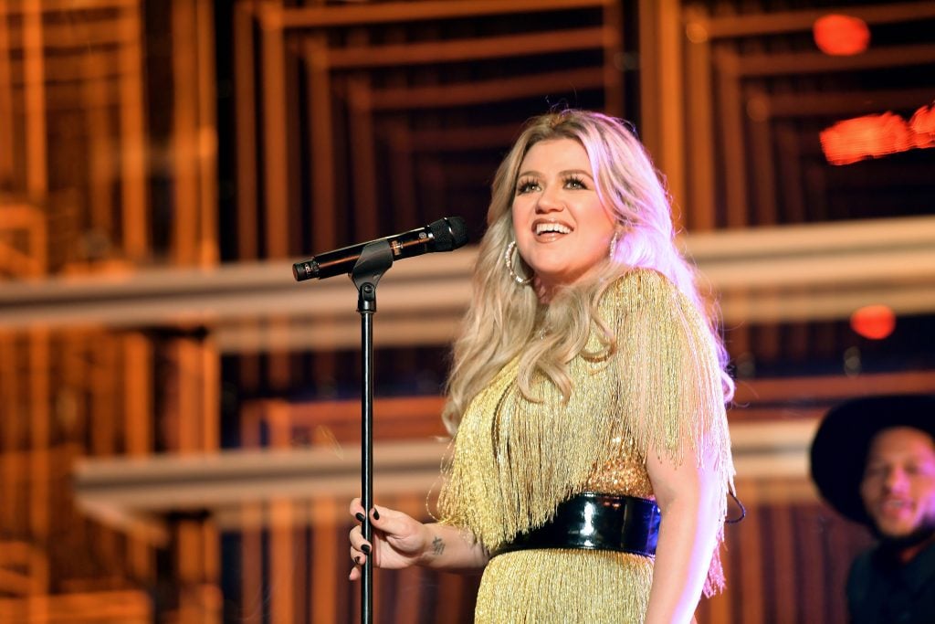 Kelly Clarkson performs onstage at the 2018 Billboard Music Awards at MGM Grand Garden Arena on May 20, 2018 in Las Vegas, Nevada.