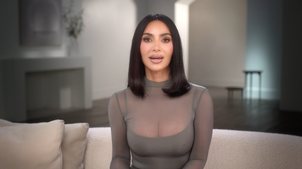On 'The Kardashians,' Kim Kardashian pays tribute to her sister.