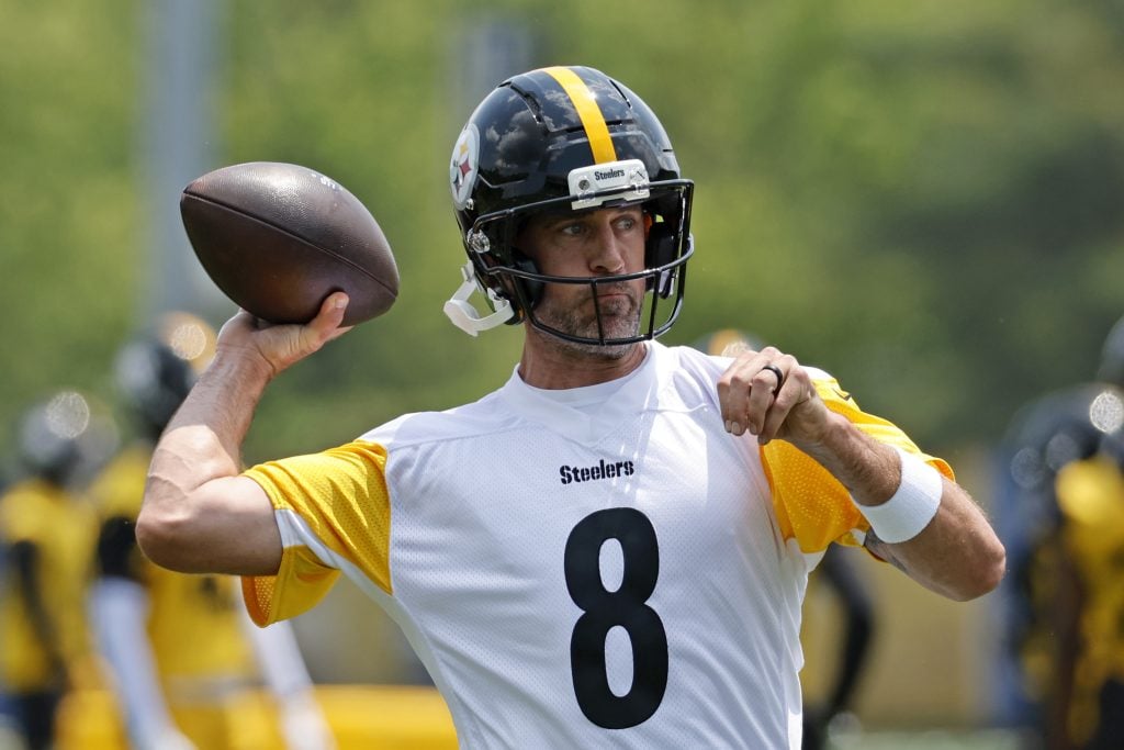 Aaron Rodgers #8 of the Pittsburgh Pirates in action during Minicamp at UPMC Rooney Sports Complex on June 10, 2025 in Pittsburgh, Pennsylvania.