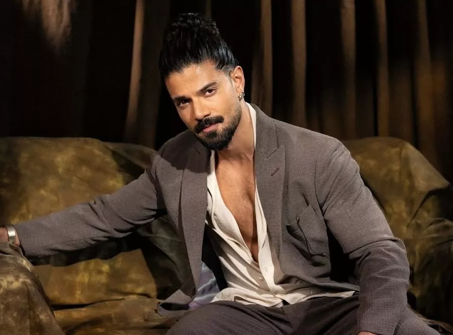 Sooraj Pancholi, Kesari Veer